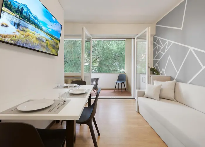 Palm With Free Parking Merano